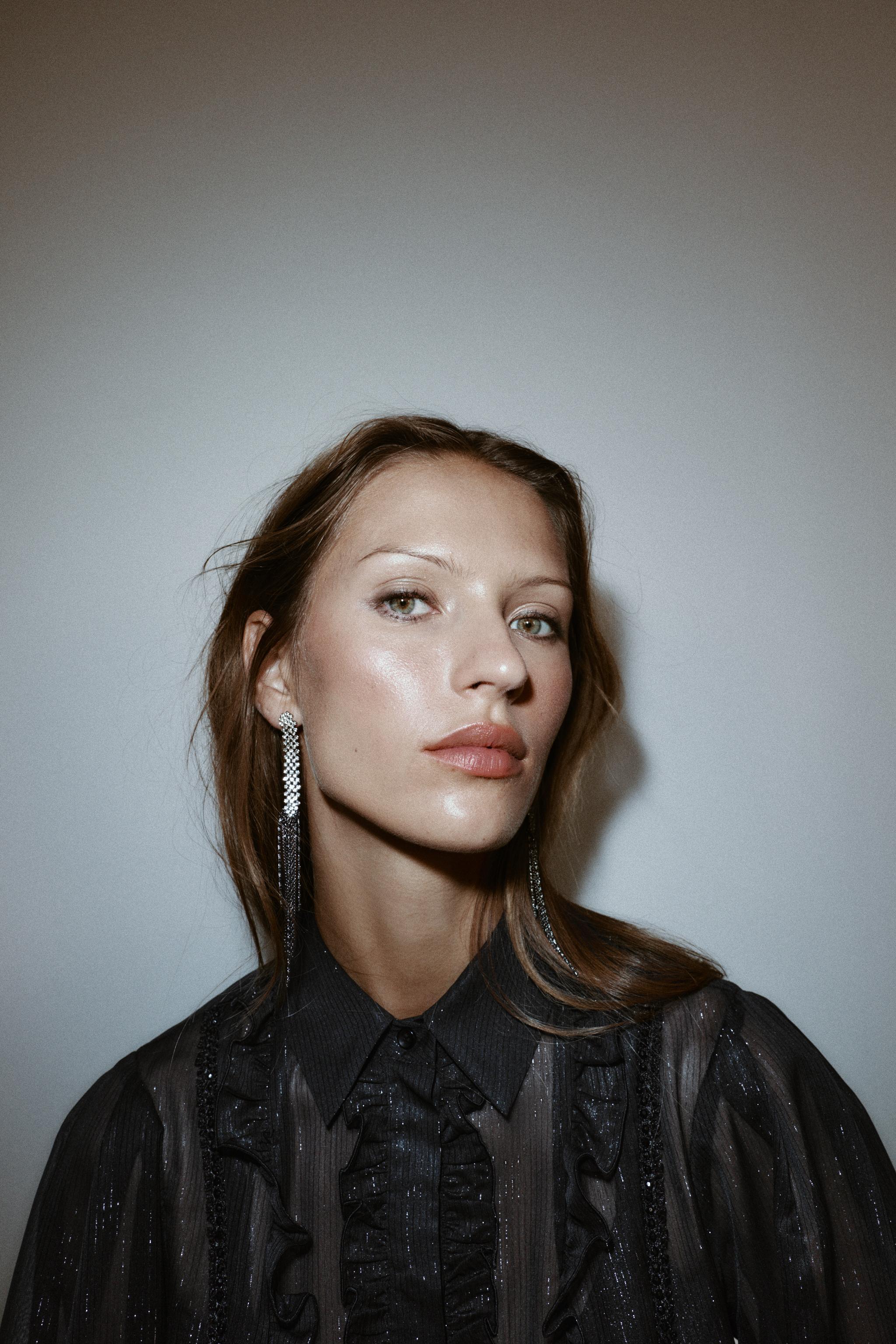 CHEMISE SEMI-TRANSPARENTE À VOLANTS ET FANTAISIE